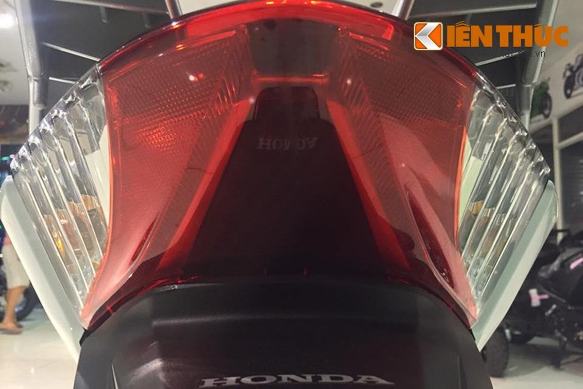 Honda SH300i phien ban 2016 ha gia hon 50 trieu tai VN-Hinh-8